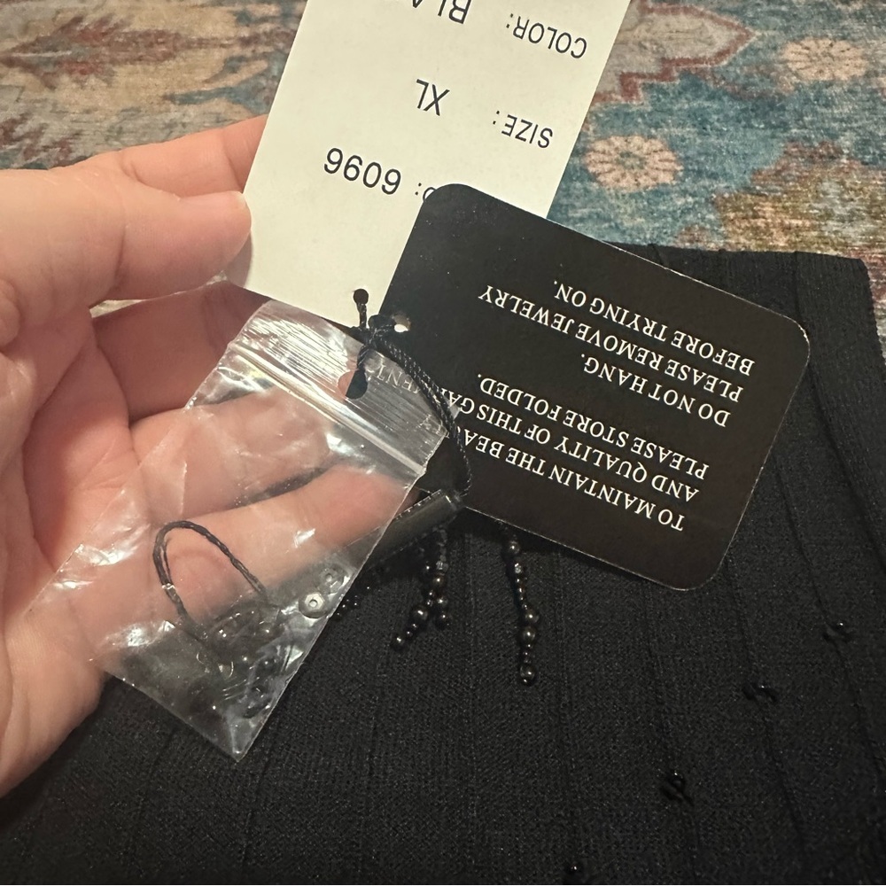 NWT deadstock Black pleated sleeveless blouse with beaded collar size XL - Picture 5 of 7